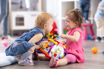 Analyse et prévention des situations conflictuelles entre et avec les enfants